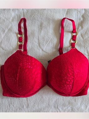 Victoria’s Secret Very Sexy Push Up Bra Size 36DD
